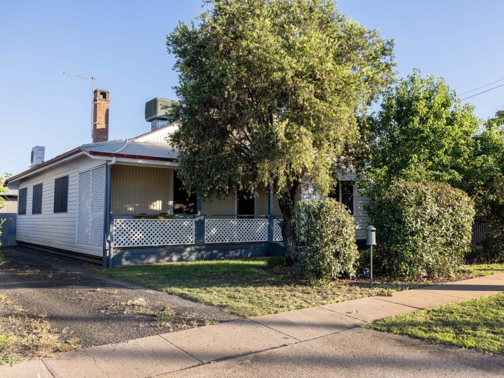 19 ROSEMARY ST, GUNNEDAH, NSW 2380