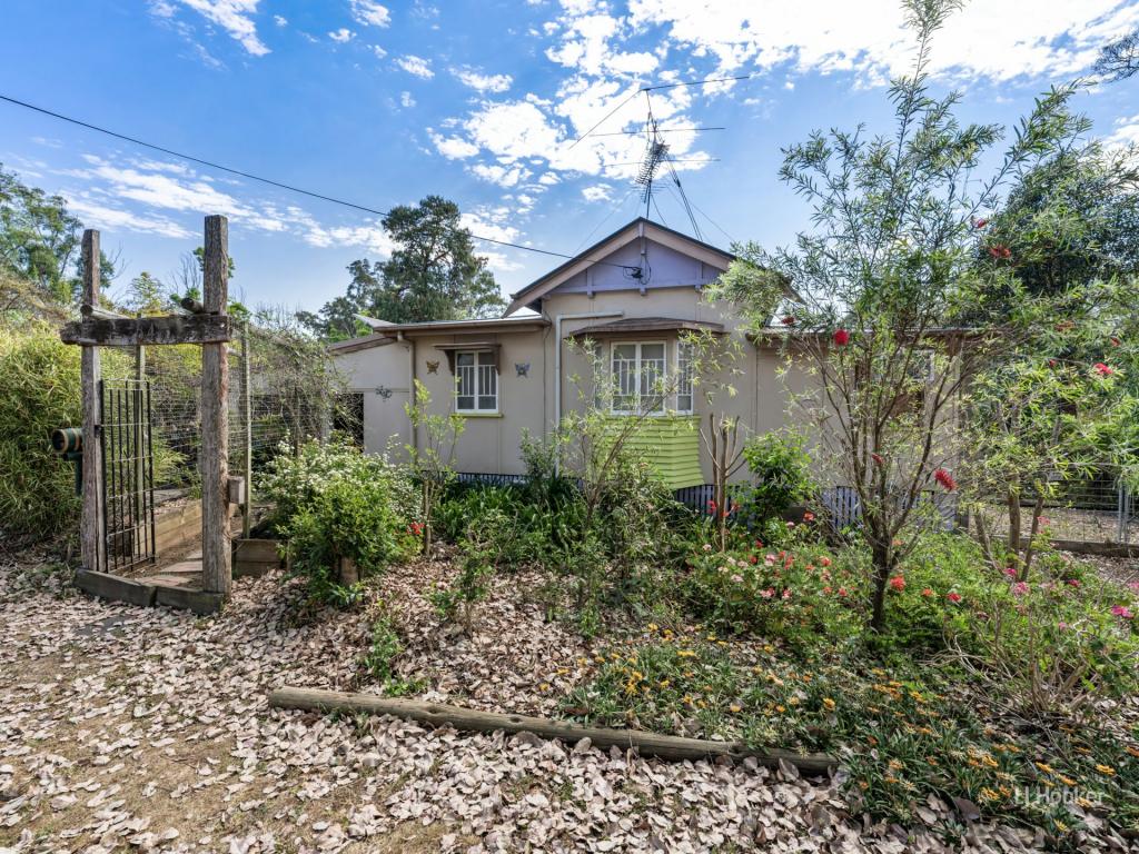 64 Hart St, Blackbutt, QLD 4314