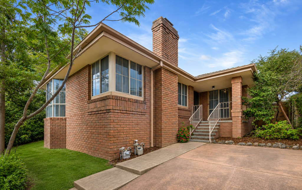 18 Mount Erin Cres, Frankston South, VIC 3199