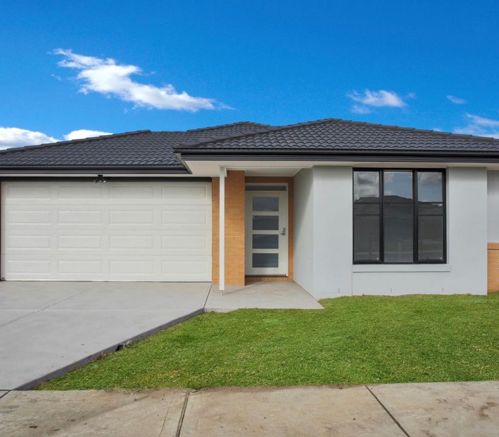 578 Heather Gr, Clyde North, VIC 3978