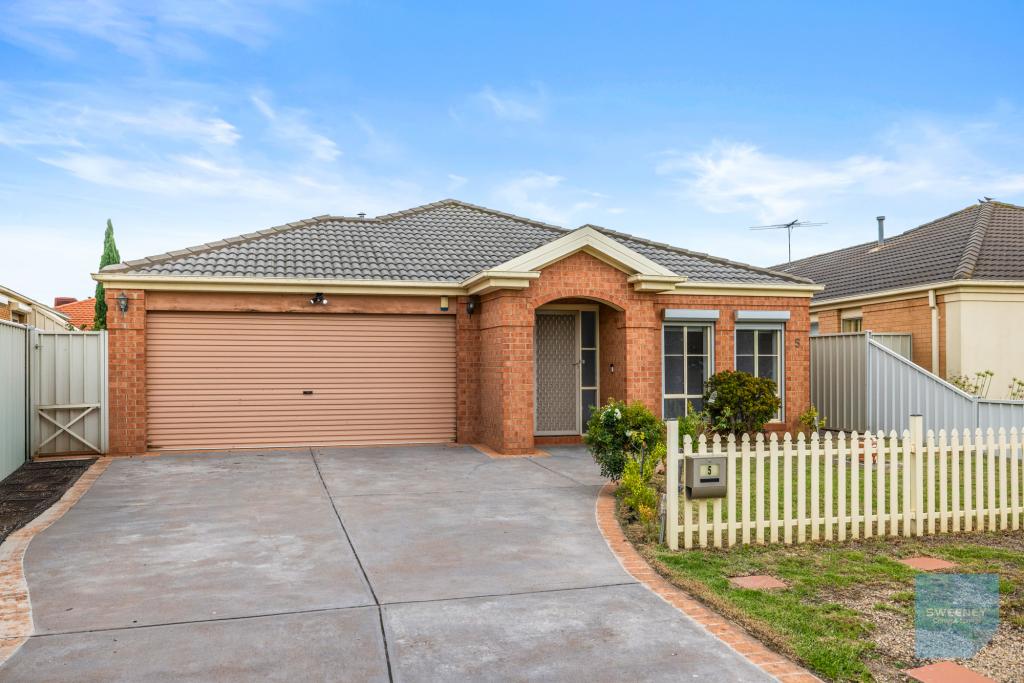 5 Tamborine Way, Caroline Springs, VIC 3023