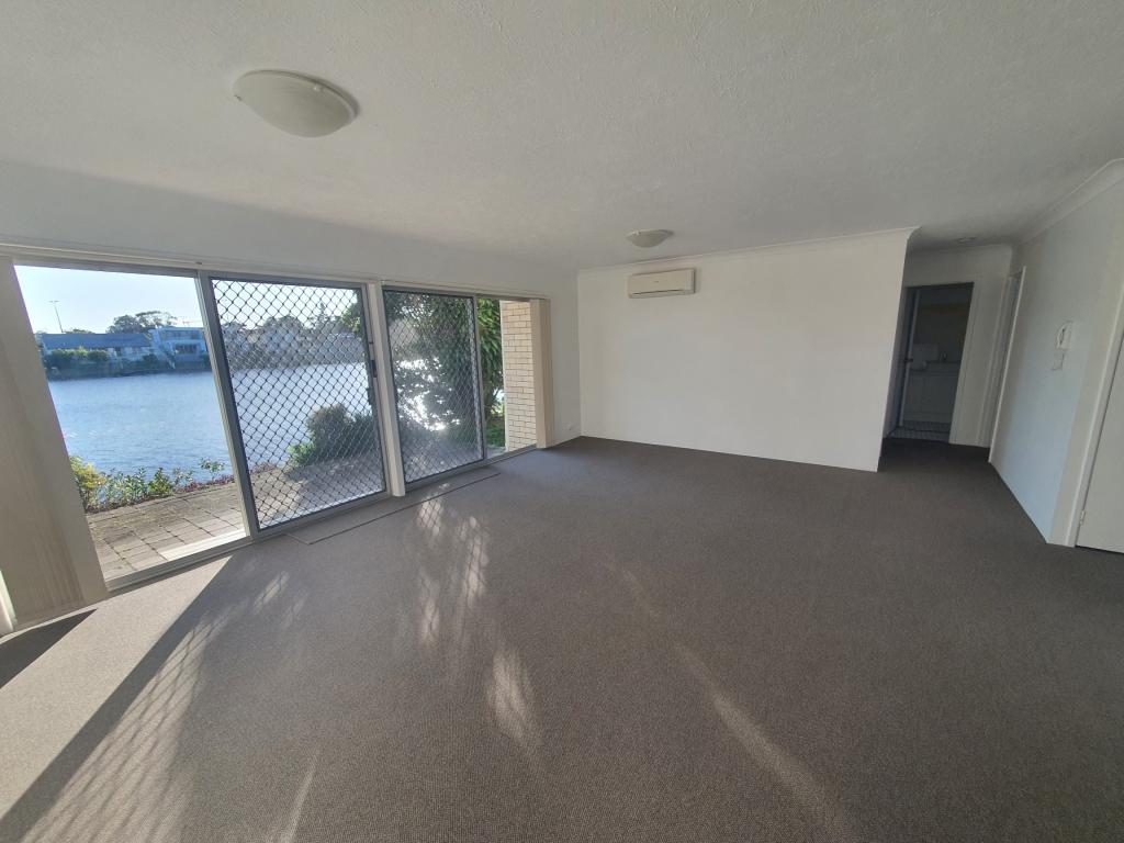 2/20 Aquila Ct, Mermaid Waters, QLD 4218