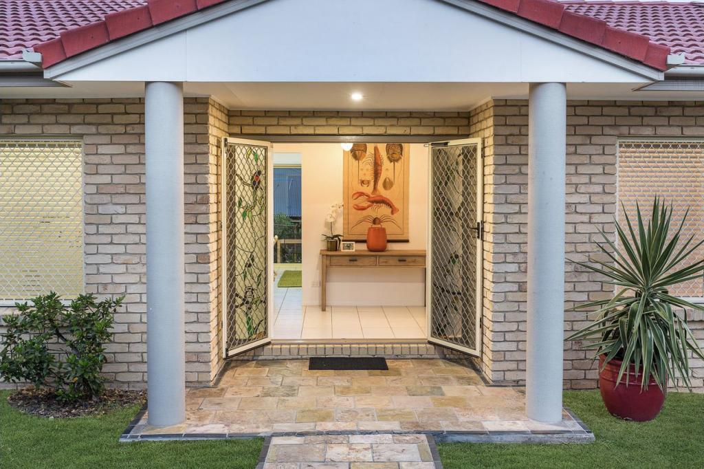 19 Mukurta St, Chapel Hill, QLD 4069