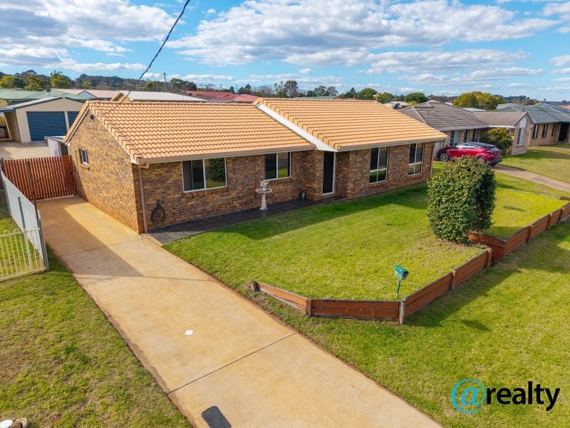 92 Doonkuna St, Kingaroy, QLD 4610