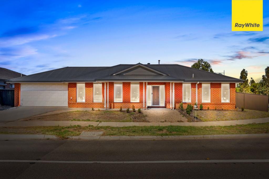32 Diamond Pde, Cobblebank, VIC 3338