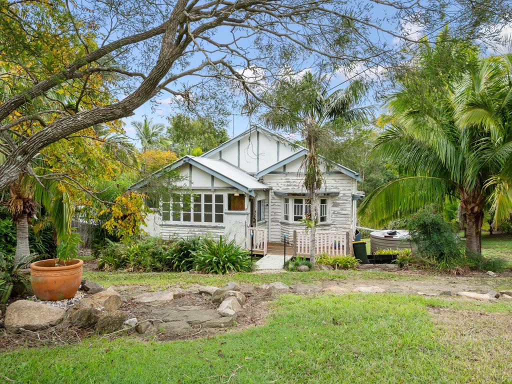 243 Robinson Rd, Mount Mee, QLD 4521