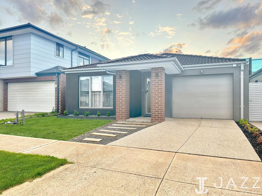 6 AMBASSADOR CRES, POINT COOK, VIC 3030