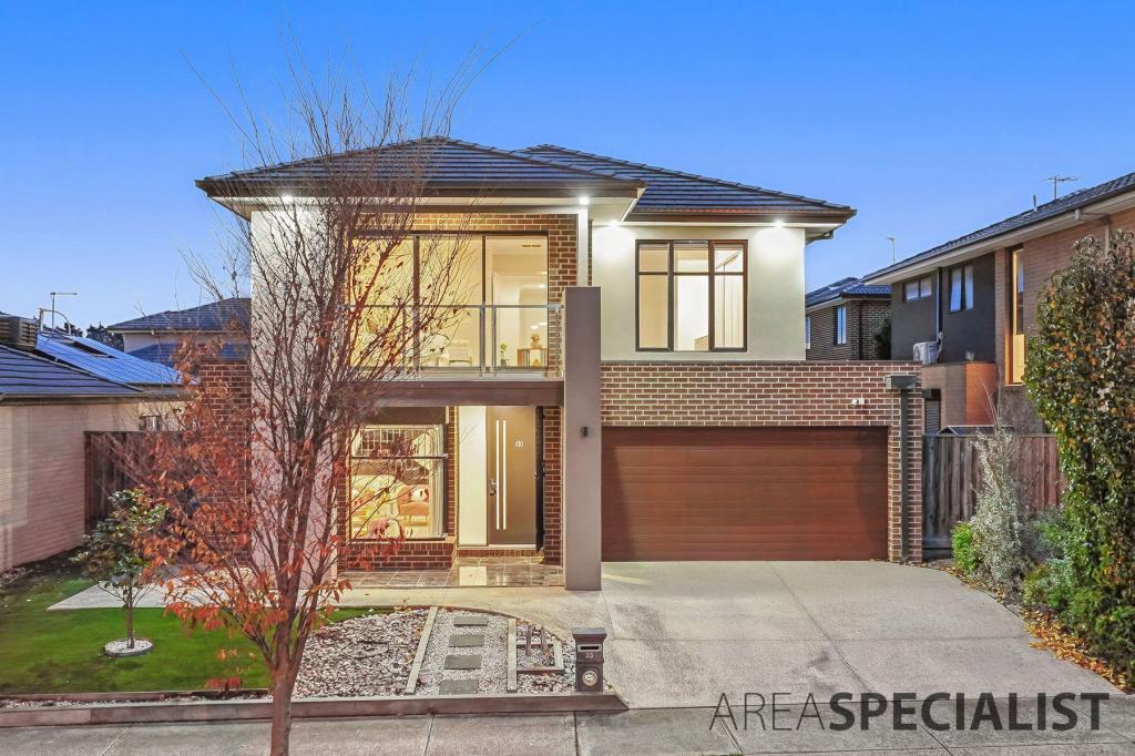 33 Tamarind Rd, Cranbourne North, VIC 3977