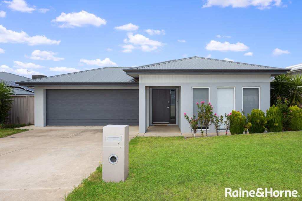 11 Mullagh Cres, Boorooma, NSW 2650