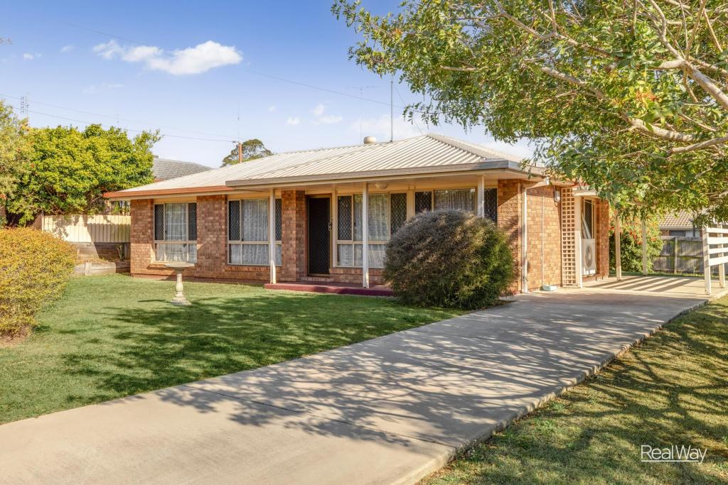 12 Sapphire Ct, Kearneys Spring, QLD 4350