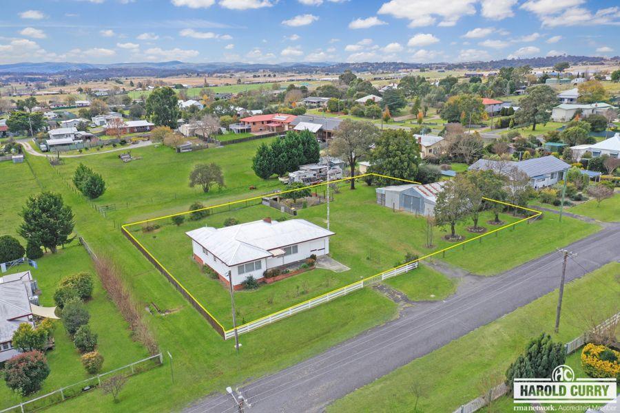 84 Martin St, Tenterfield, NSW 2372