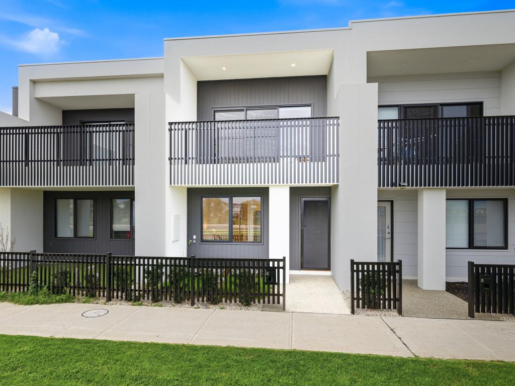 3 Rubus Walk, Werribee, VIC 3030