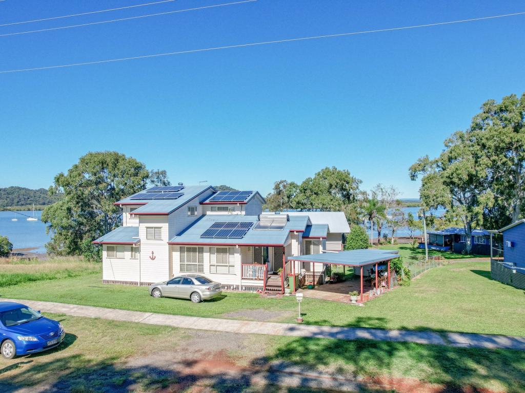 135 Canaipa Point Dr, Russell Island, QLD 4184