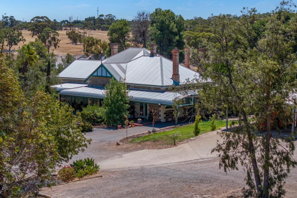 134 Farrell Flat Rd, Clare, SA 5453