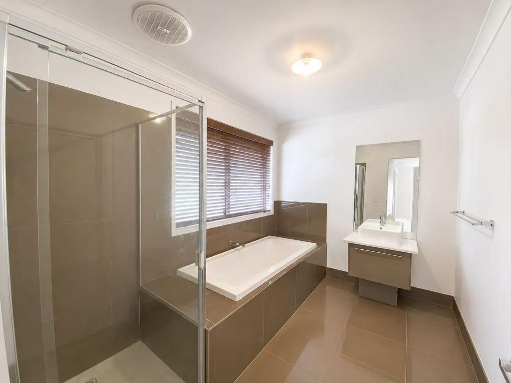 54 Campbell St, Glen Waverley, VIC 3150