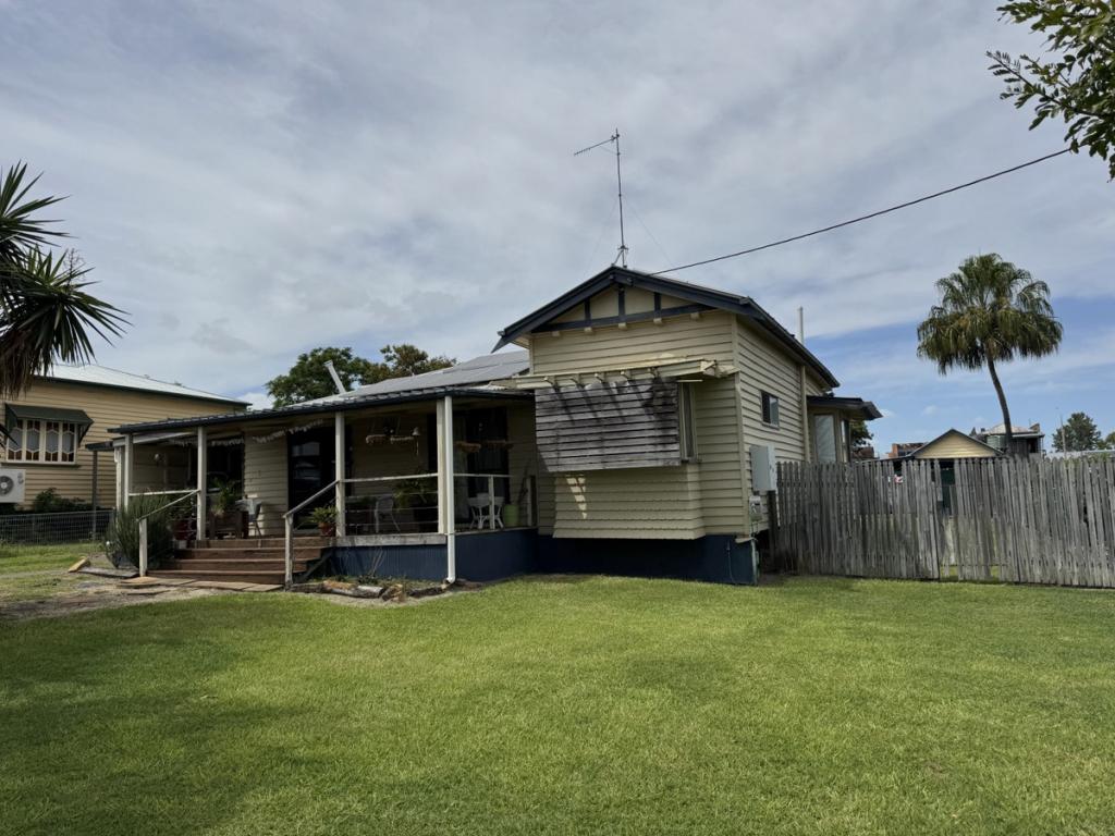 10 Boyle St, Monto, QLD 4630