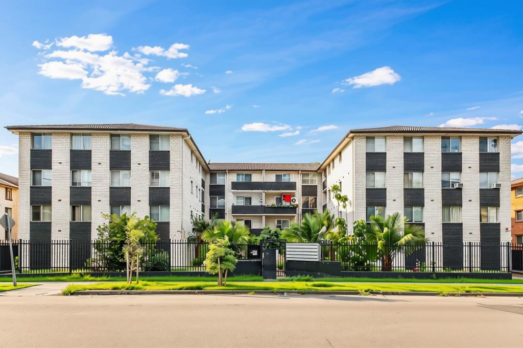 18/12-16 Goulburn St, Warwick Farm, NSW 2170