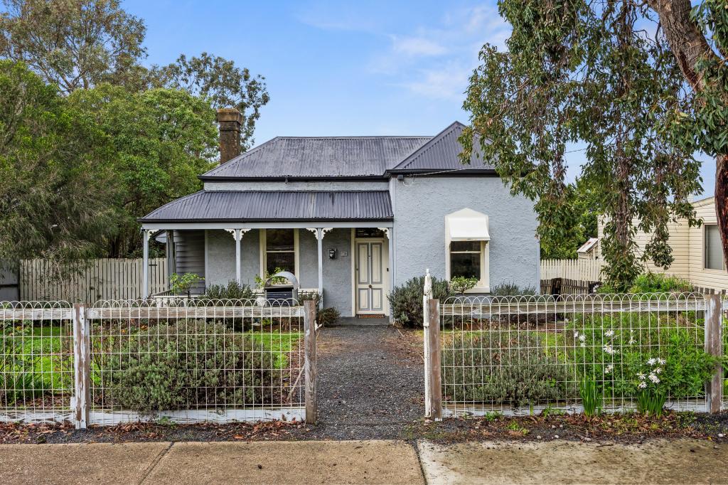 76 QUEEN ST, ARARAT, VIC 3377