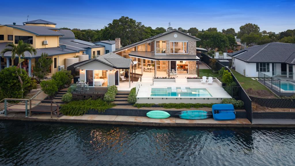 11 Stirling Castle Ct, Pelican Waters, QLD 4551
