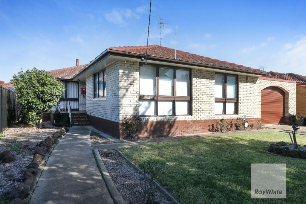251 Carrick Dr, Gladstone Park, VIC 3043