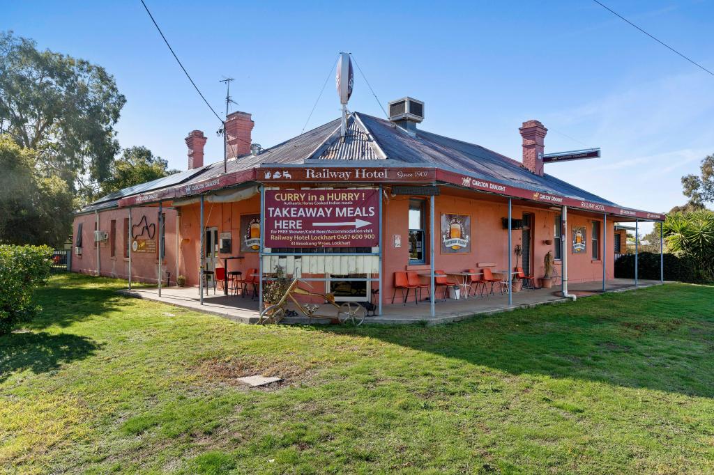 31-33 Brookong St, Lockhart, NSW 2656