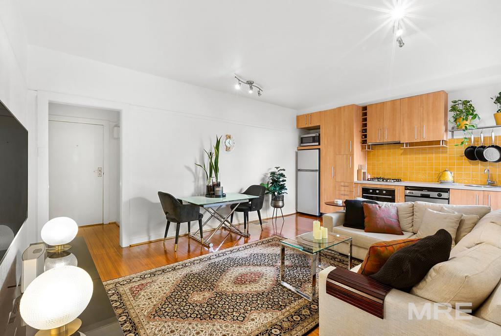 2/1 Tennyson St, Elwood, VIC 3184