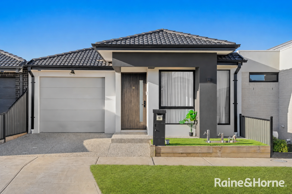 19 Jacksonia Dr, Mickleham, VIC 3064