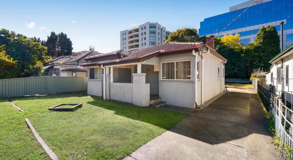 13 Bungalow Cres, Bankstown, NSW 2200