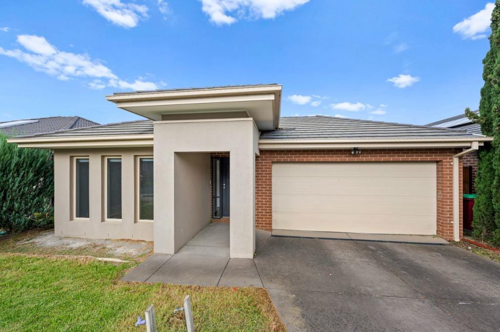 27 Lucinda Lane, Cranbourne North, VIC 3977