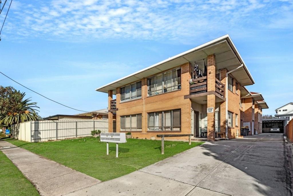 8/21 Military Rd, West Beach, SA 5024