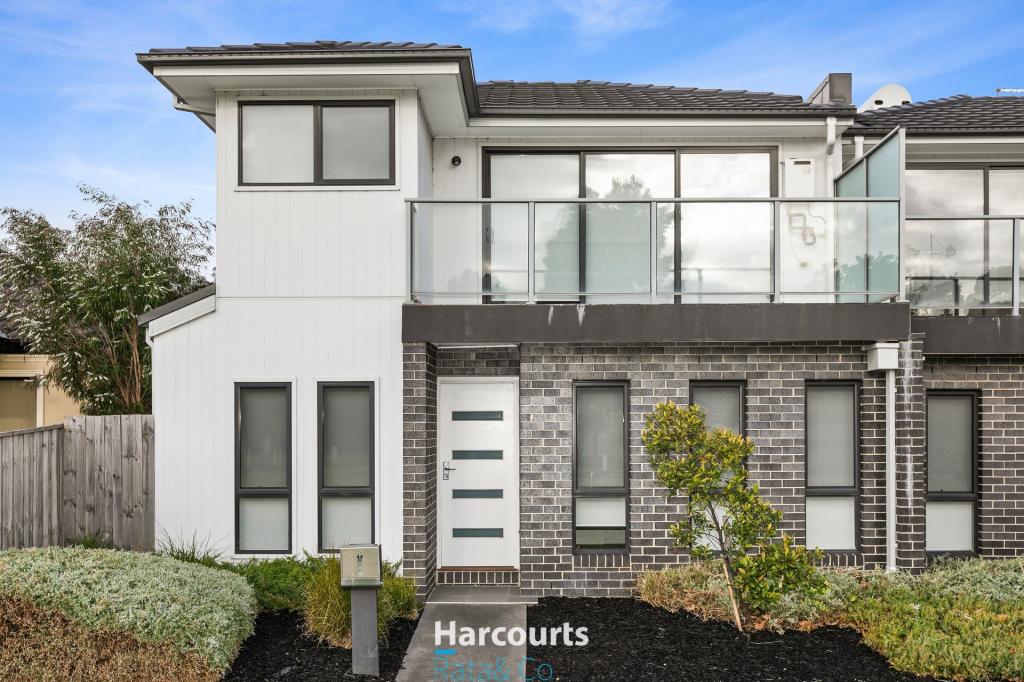 44 THE LAKES BVD, SOUTH MORANG, VIC 3752