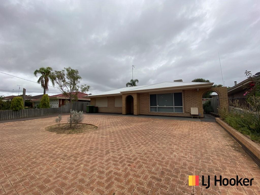 52 Sussex St, Spearwood, WA 6163