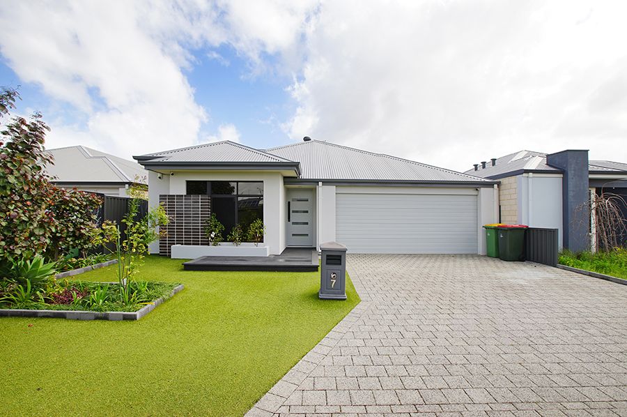 7 Ametrine St, Treeby, WA 6164