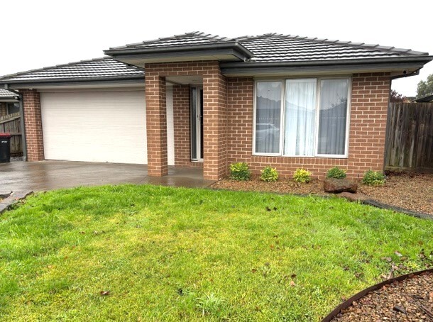 11 Lancelot Cres, Lancefield, VIC 3435