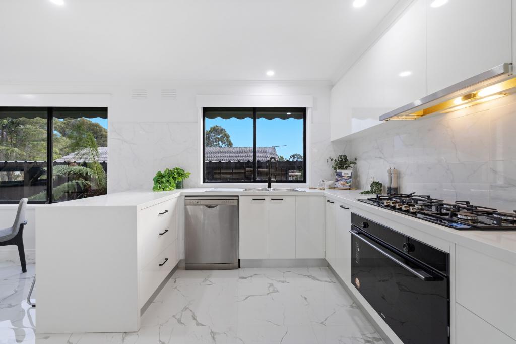 4 Bunurong Pl, Cranbourne, VIC 3977