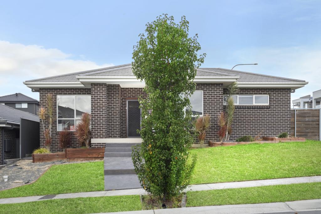 2 Rochester St, Gregory Hills, NSW 2557