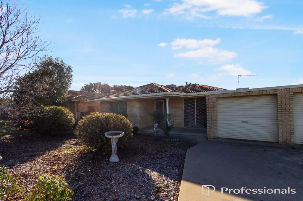 82 Undurra Dr, Glenfield Park, NSW 2650