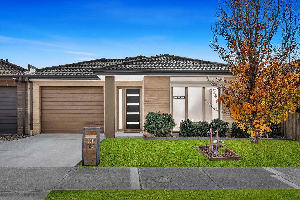 13 Cadillac St, Cranbourne East, VIC 3977