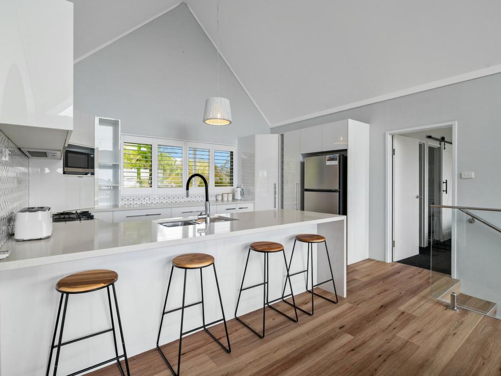 25 Seaview St, Diamond Beach, NSW 2430