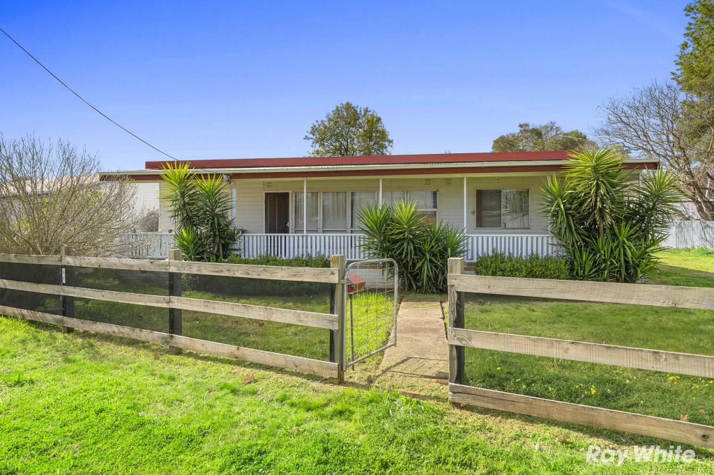 44 Lord St, Junee, NSW 2663