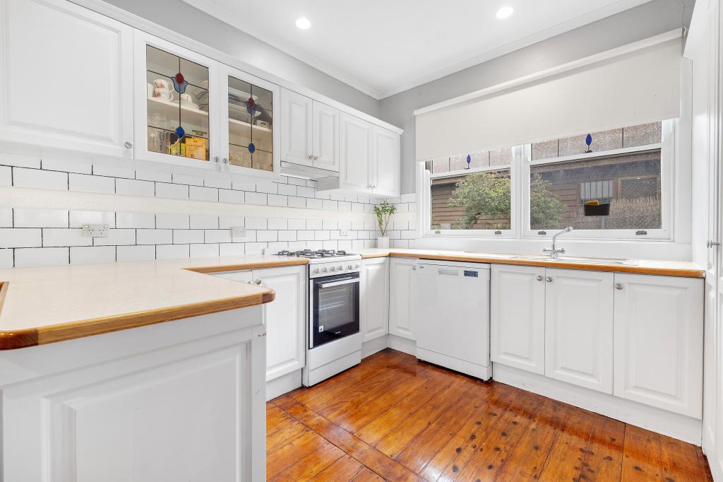 8 Dorset Rd, Ferntree Gully, VIC 3156