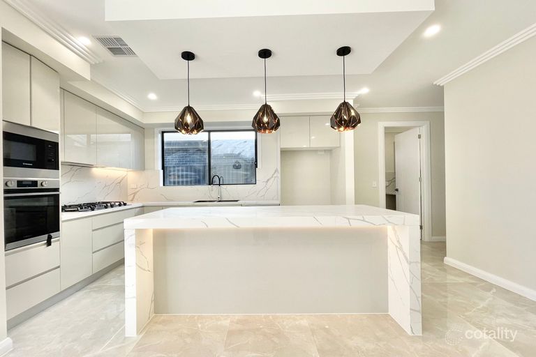 38 Danvers Rd, Spring Farm, NSW 2570