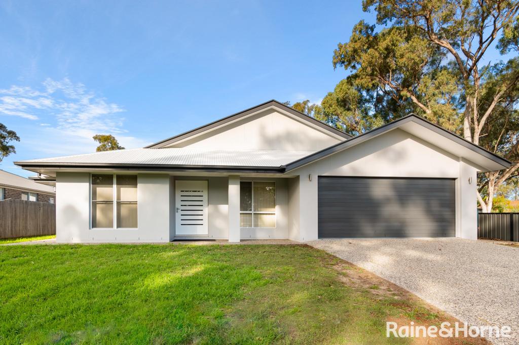 76 Rangers Rd, Warwick, QLD 4370