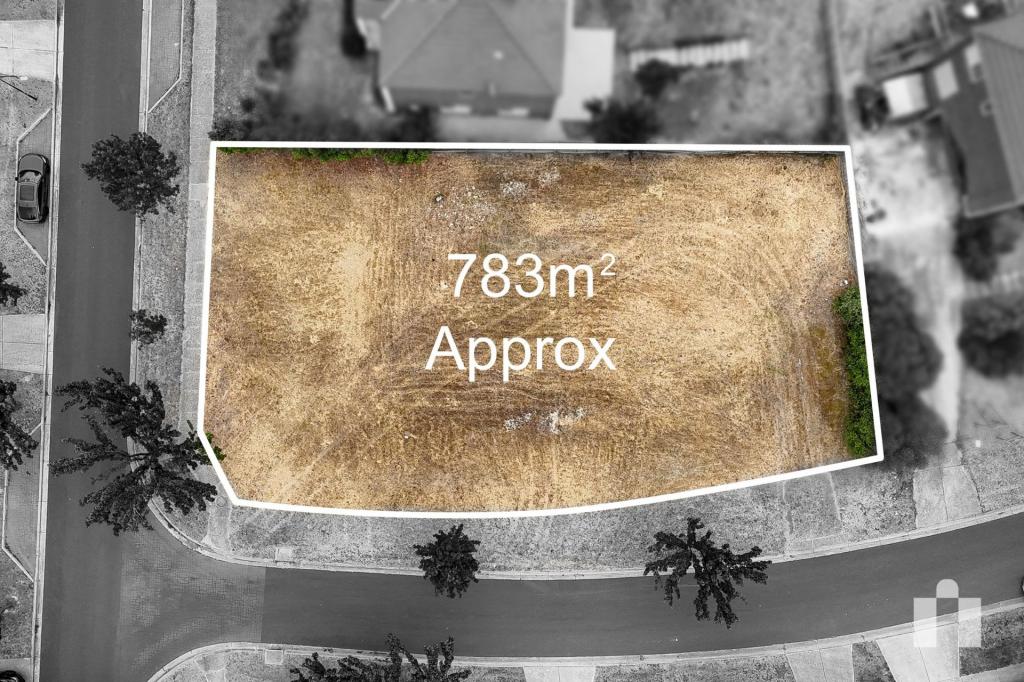 12 BUNDANOON AVE, SUNBURY, VIC 3429