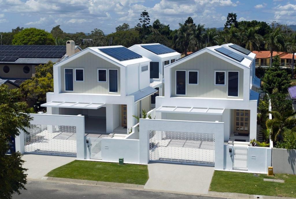 20a Drayton Tce, Mermaid Waters, QLD 4218