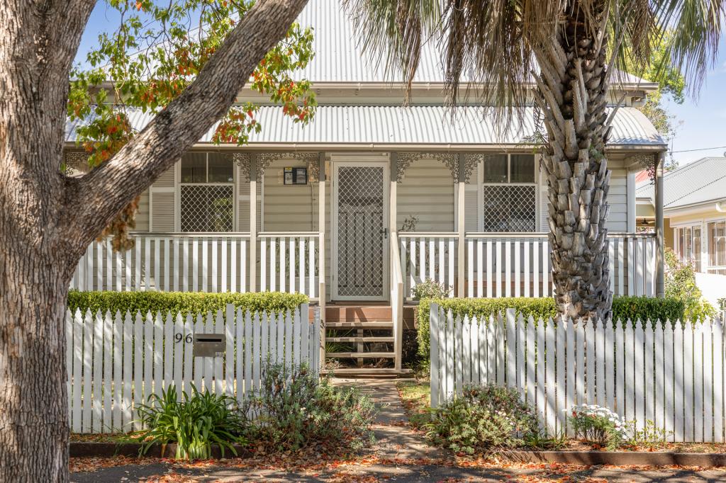96 HUME ST, EAST TOOWOOMBA, QLD 4350