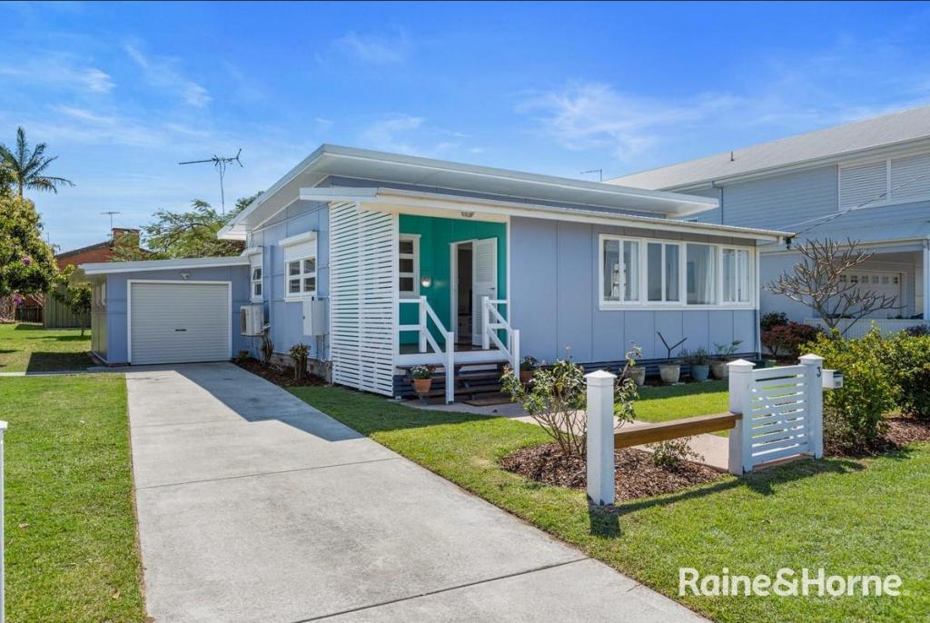 3 Pelican St, Victoria Point, QLD 4165