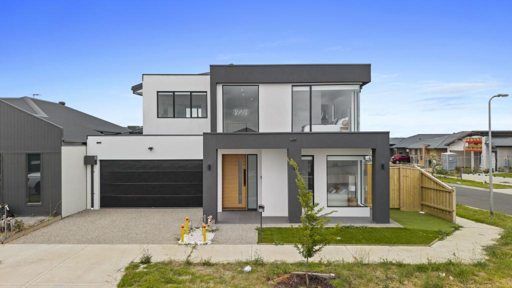 19 Beaconsfield Dr, Mickleham, VIC 3064