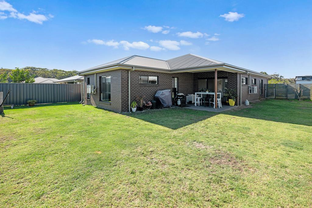 4 ROSEMARY ST, FERN BAY, NSW 2295