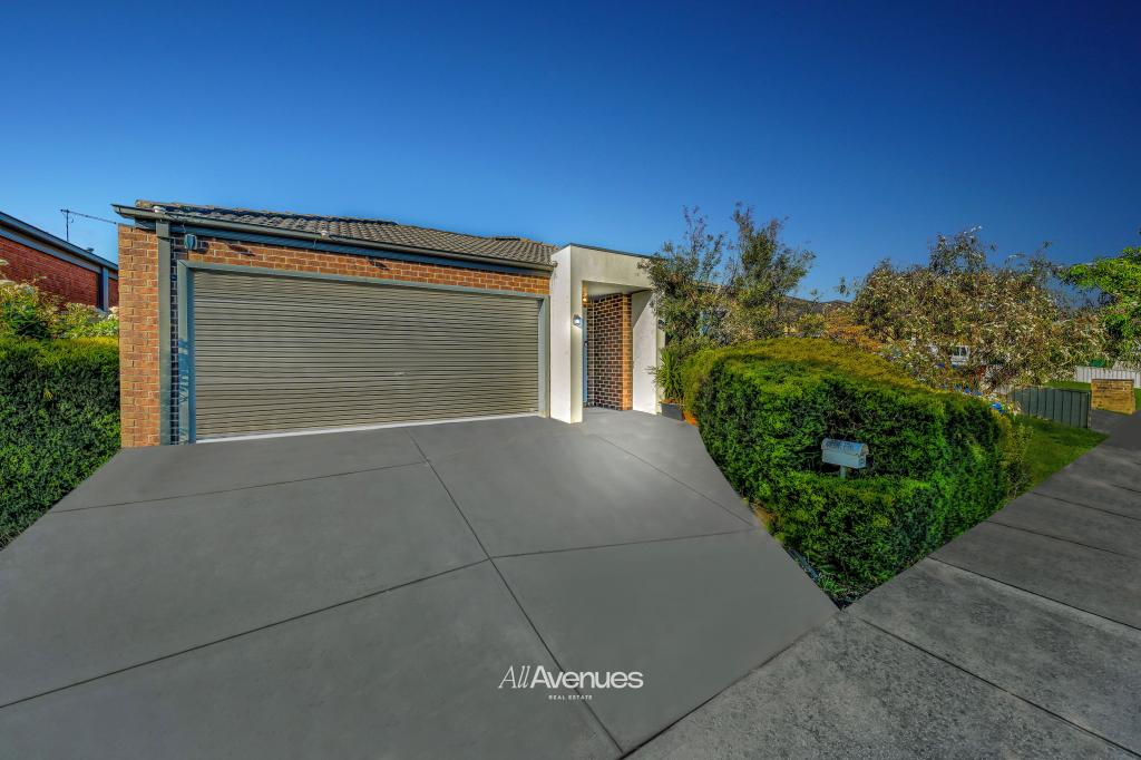 123 BLUE HORIZONS WAY, PAKENHAM, VIC 3810
